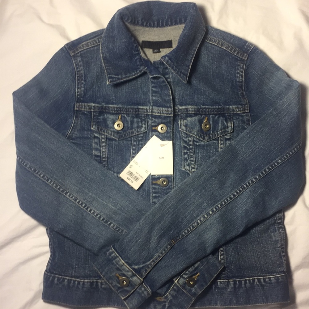 Brand new women’s denim jacket from Uniqlo